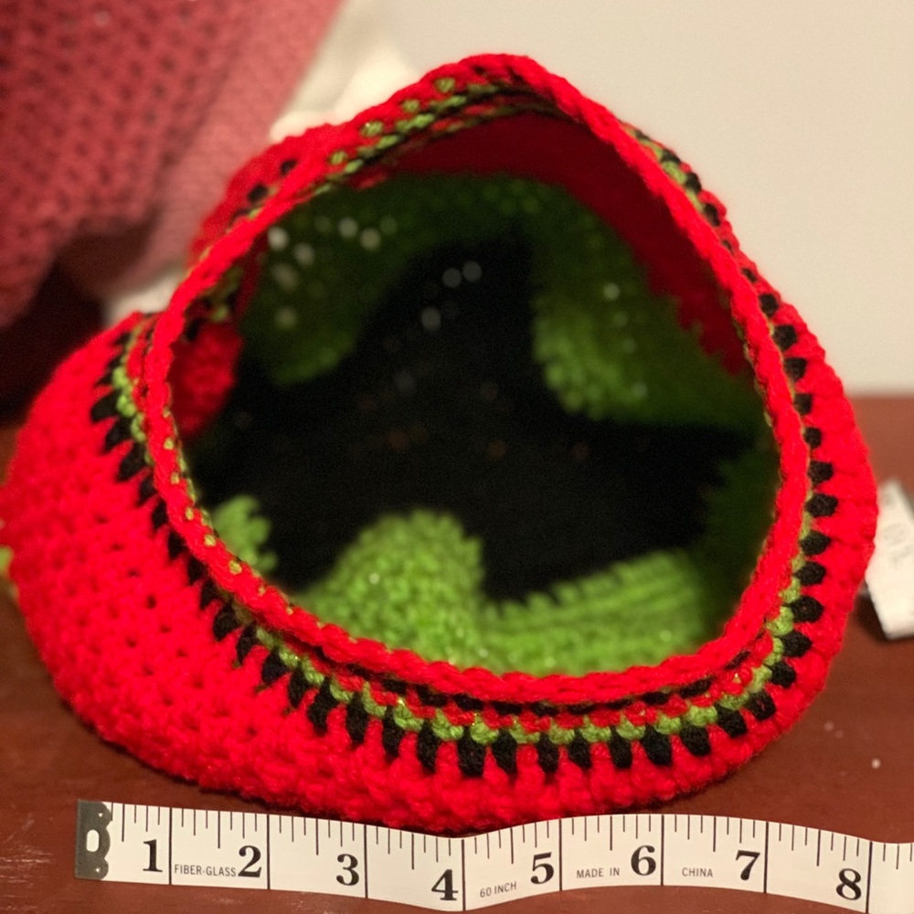 Slouchie in Red Heart - Picture 5 of 10